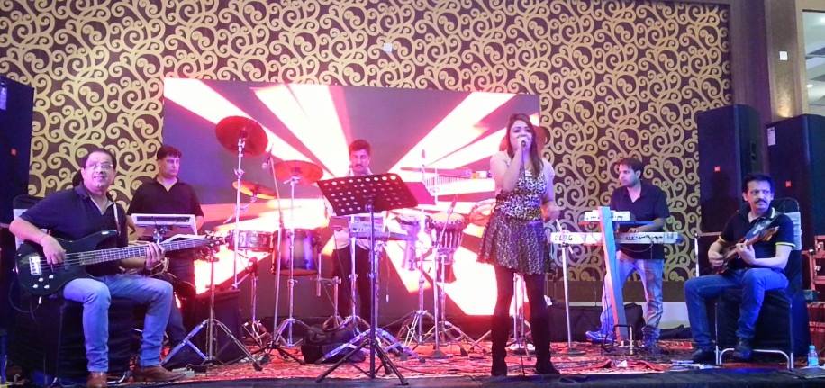 famous jazz singer tamil-nadu