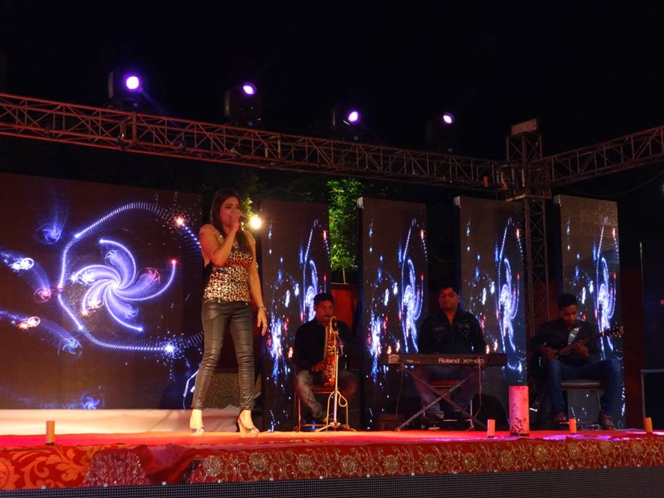 best live band with girl tamil-nadu