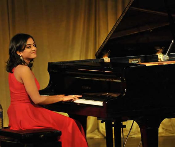 female piano player tamil-nadu
