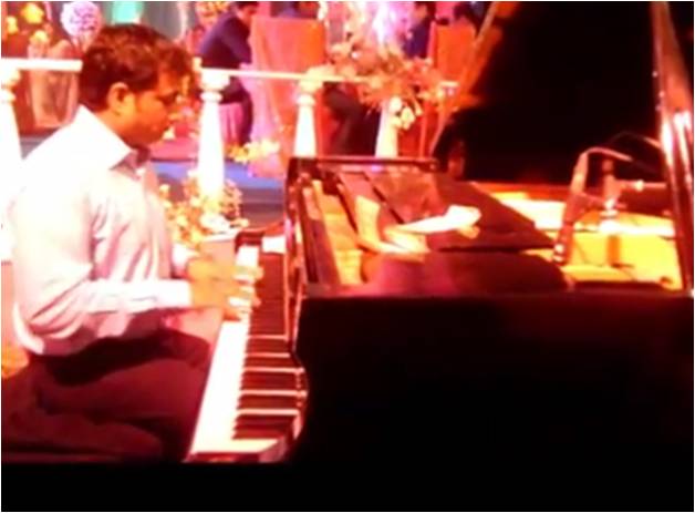 male piano player tamil-nadu