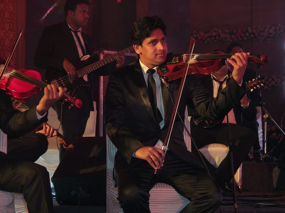 male violin player tamil-nadu